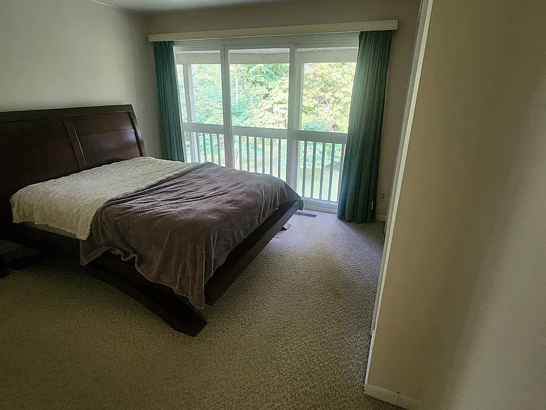 Chalmers Dr — Photo 17