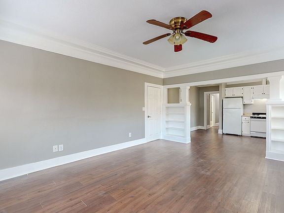 5th image of 821-831 1/2 S Normandie Ave #821