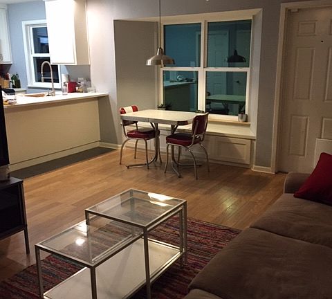 living room/breakfast nook
