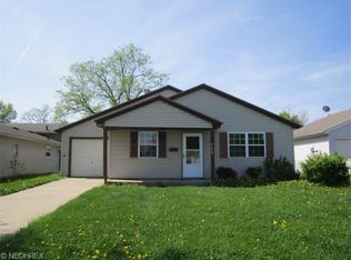 1562 E 32nd Ct, Lorain, OH 44055