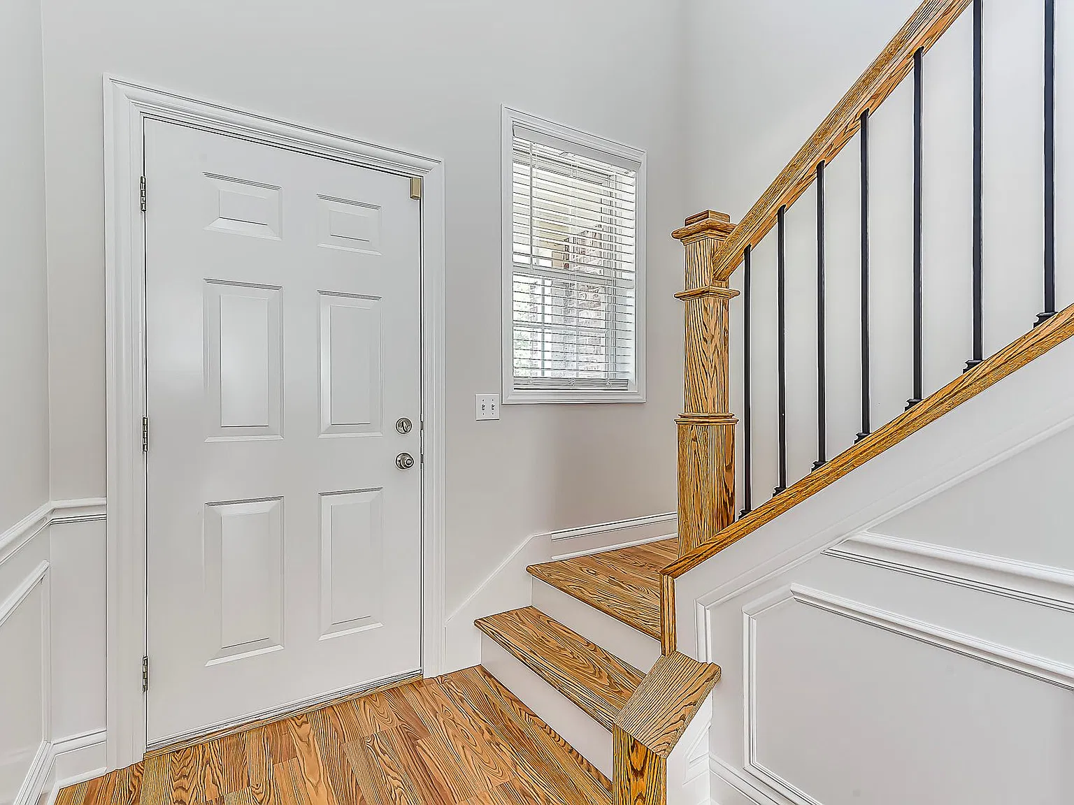 2713 Bay View Cir — Photo 2