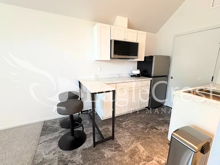 1211 Yellowhawk Way #B — Photo 17