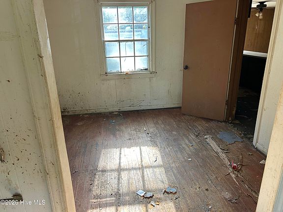 5th image of 321 Pine Street