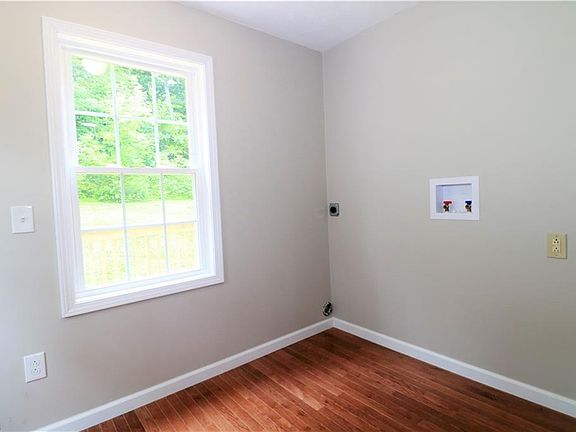 4th image of 143 County Road 1302