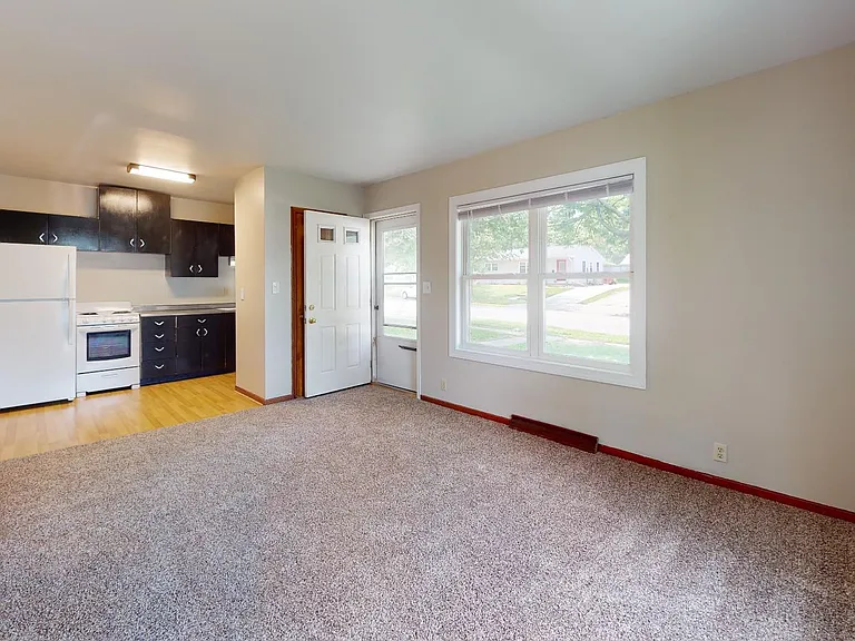 238 Village Dr — Photo 2