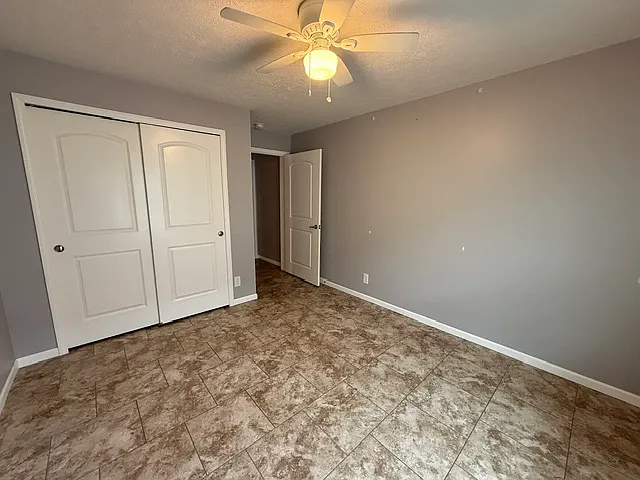 911 N Riverside Dr #5 — Photo 8