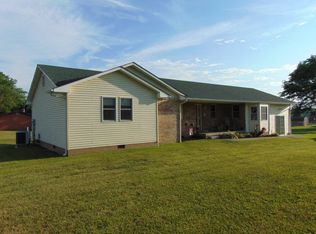 387 Greenwood Dr, Lucasville, OH 45648