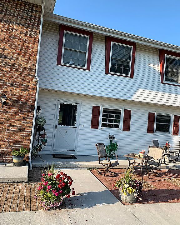 1st image of 1145 Fairway Dr APT 3