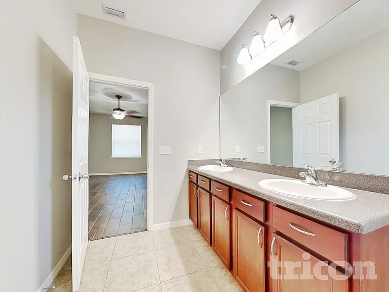 1109 Lauren Manor Loop — Photo 10