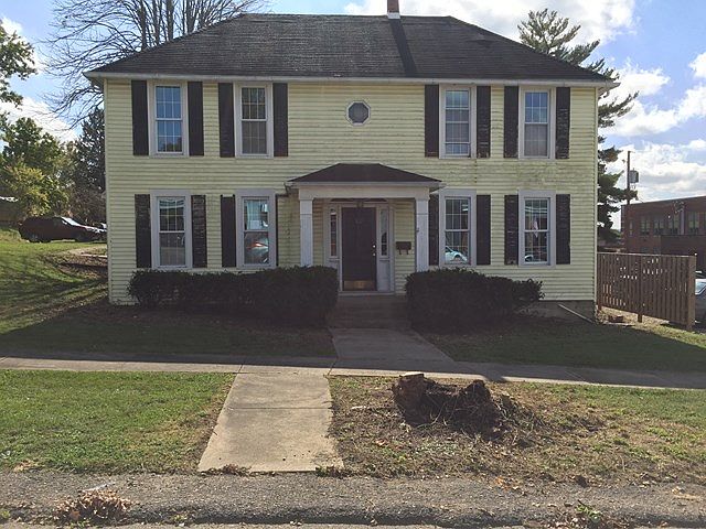 1st image of 322 W 1st St