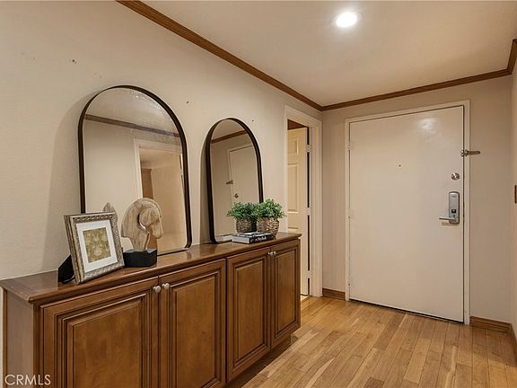 4th image of 4444 Wilshire Blvd APT 102