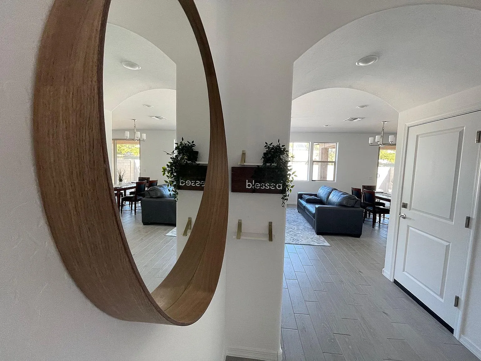 3 bed, 2.5 bath, 2051 sqft, $2,350 — Photo 2