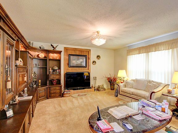 3rd image of 608 Glenstone Springs Dr