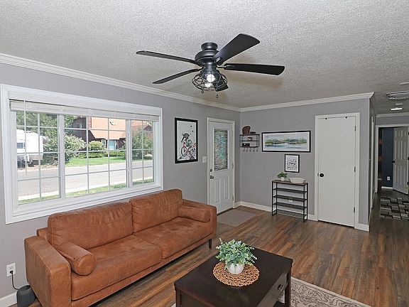 5th image of 537 Crawford Ln