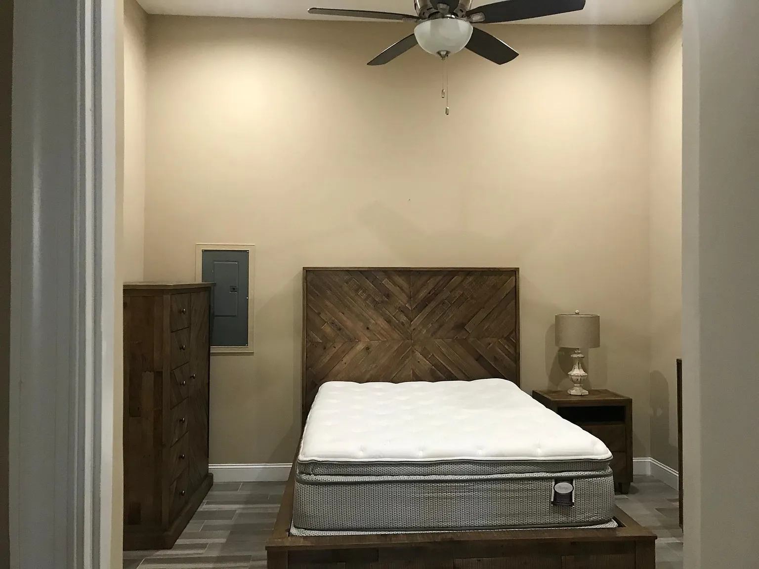 1 bed, 900 sqft, $900 — Photo 4