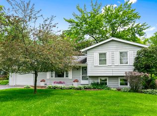 3S051 Sequoia Dr, Glen Ellyn, IL
