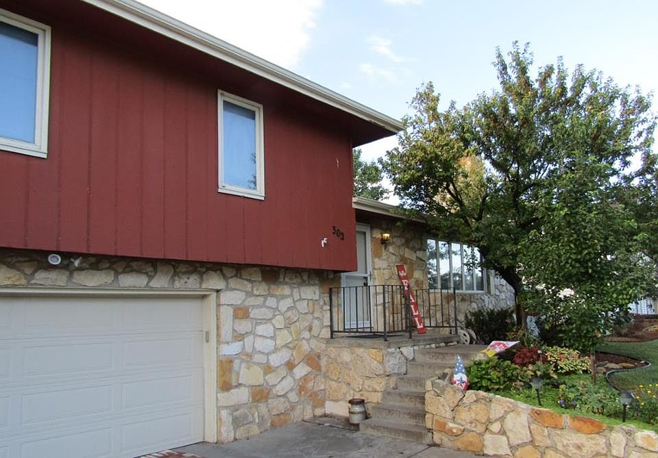 1st image of 302 E Irene St