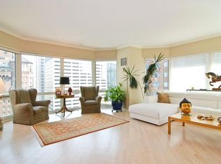 100 E Huron St APT 1105, Chicago, IL 60611