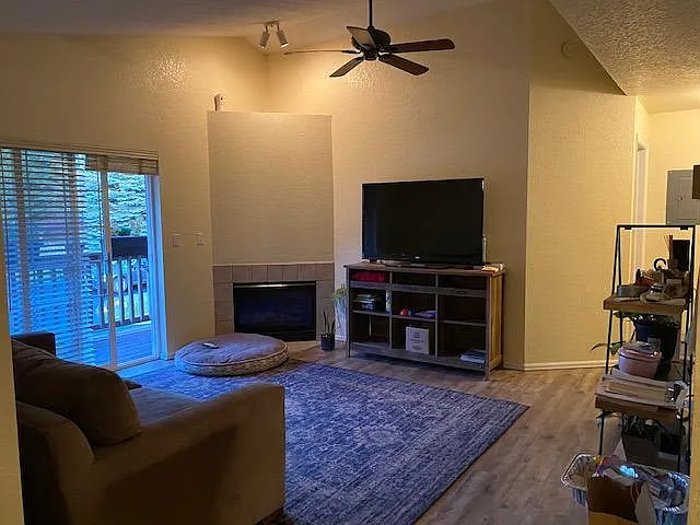 2 bed, 1026 sqft, $4,000 — Photo 1
