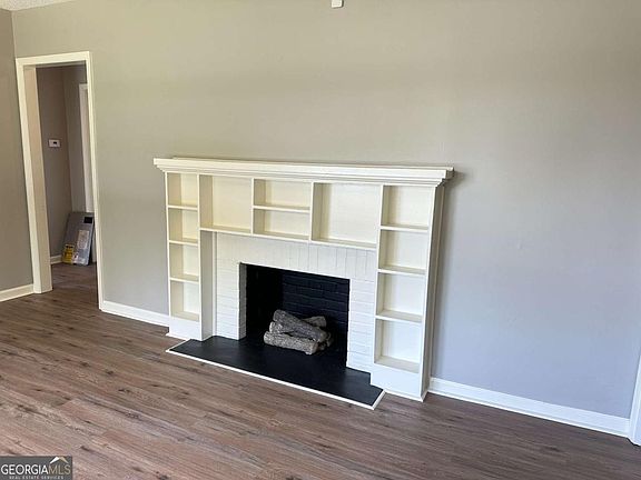 4th image of 11 Pendleton St