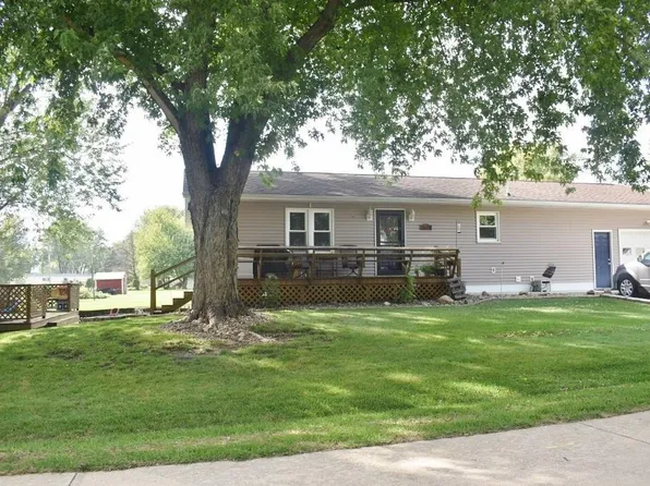 402 S Buchanan St, Fairbank, IA 50629