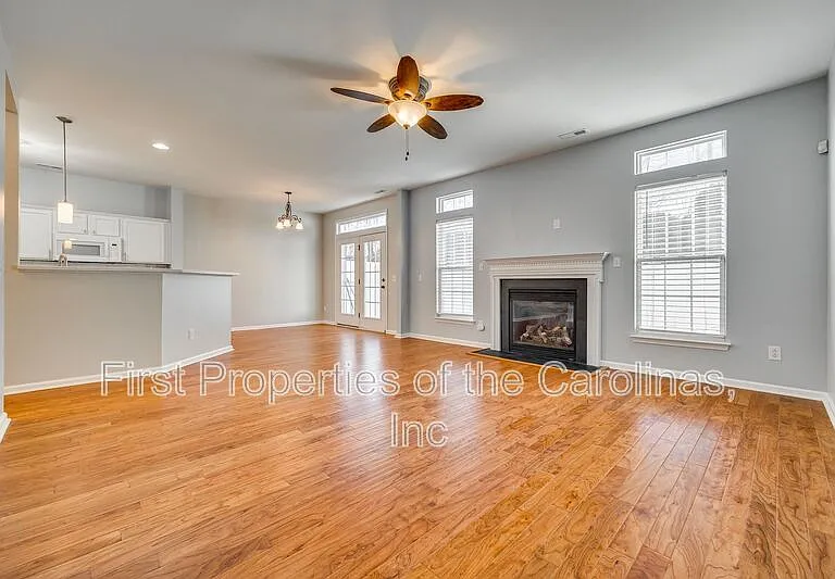 618 Bayou Cir — Photo 14