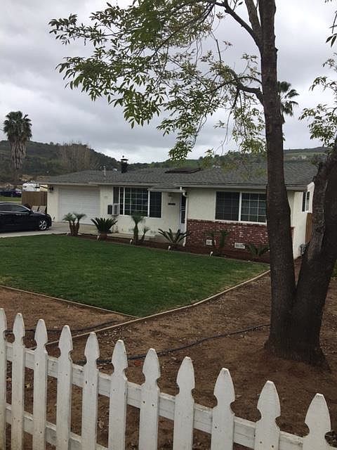 1st image of 423-25 Stanley Ave
