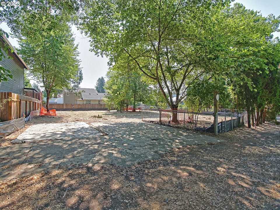1st image of 922 NE 67th Ave