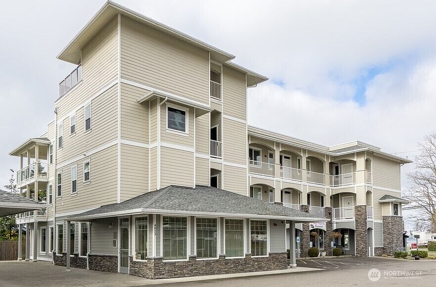 1st image of 4823 Alderson Rd. #207