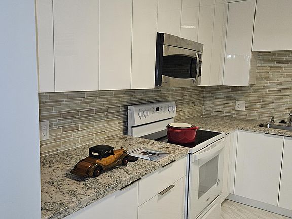 3rd image of 2851 NE 183rd St APT 1809