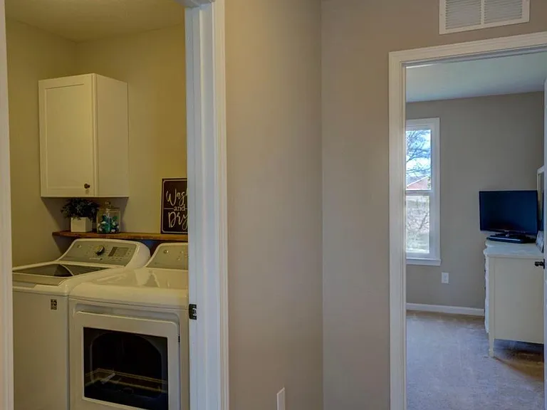 11916 Trottingham Cir — Photo 25