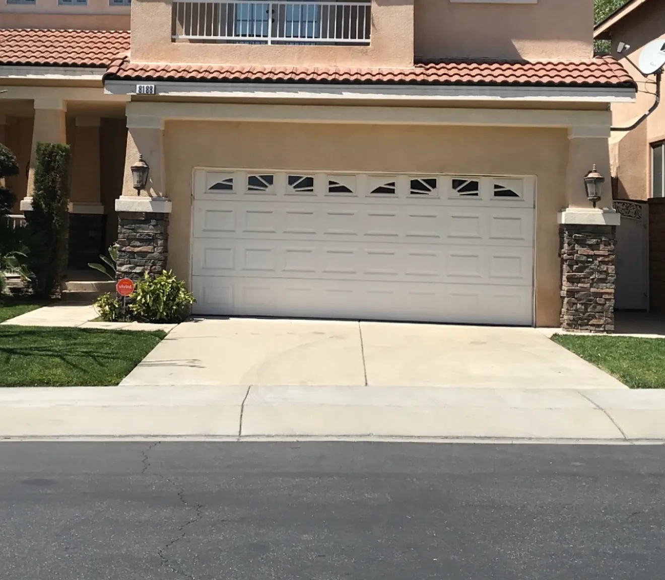 3 bed, 2.5 bath, 1636 sqft, $3,850 — Photo 1