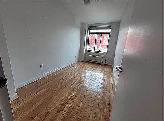 3rd image of 172 Noll St #2
