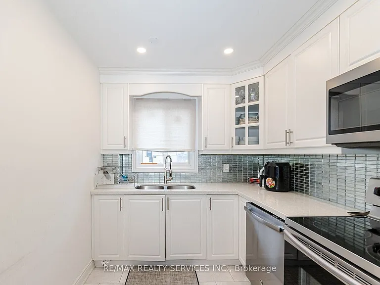 9 Hawkins Ct — Photo 4