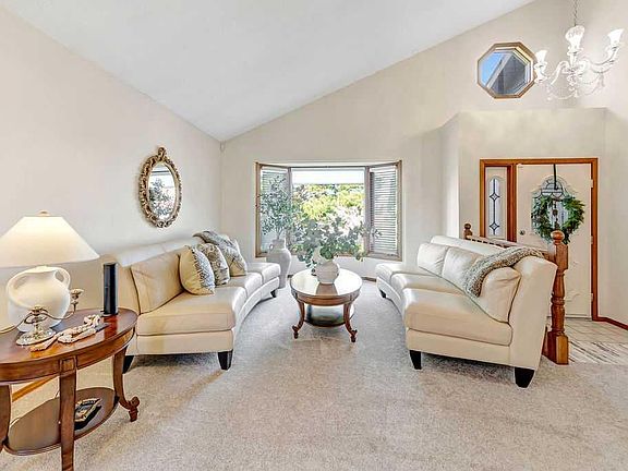 3rd image of 605 W 22nd St