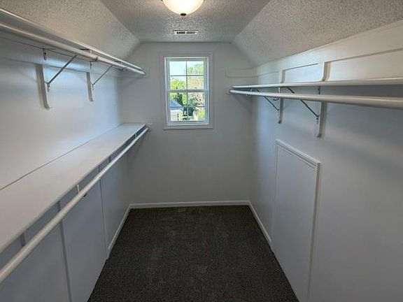 5th image of 421 SW Stacey Dr