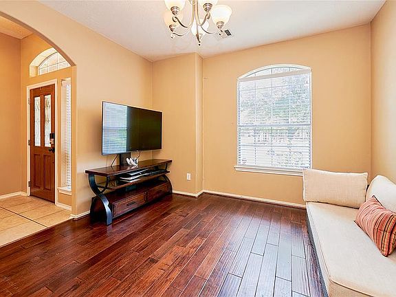 4th image of 25507 Pacer Cir
