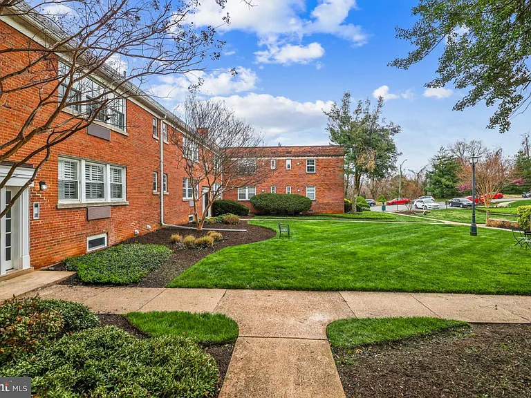 1812 W Abingdon Dr #202 — Photo 15