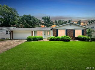 15468 Hitchcock Rd, Chesterfield, MO 63017