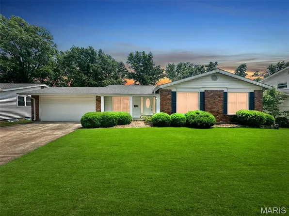 15468 Hitchcock Rd, Chesterfield, MO 63017