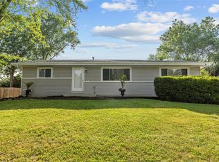 871 Starlight Dr, Saint Charles, MO 63304