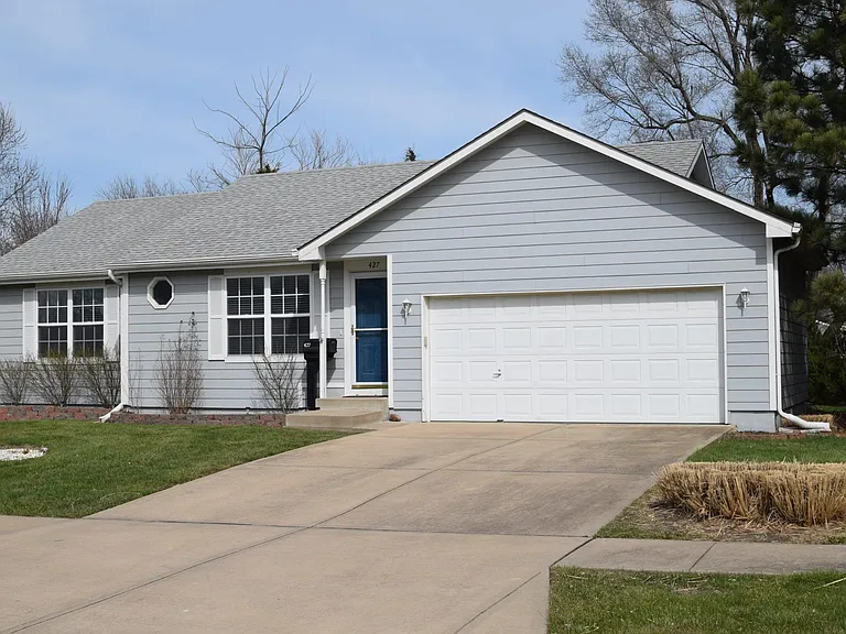 427 S Oak Cir — Photo 4