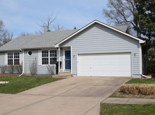 427 S Oak Cir, Gardner, KS 66030