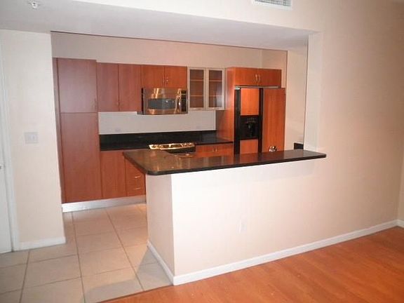 2nd image of 18800 NE 29th Ave APT 501