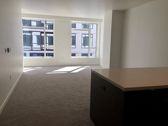 2nd image of 1688 Pine St #1003