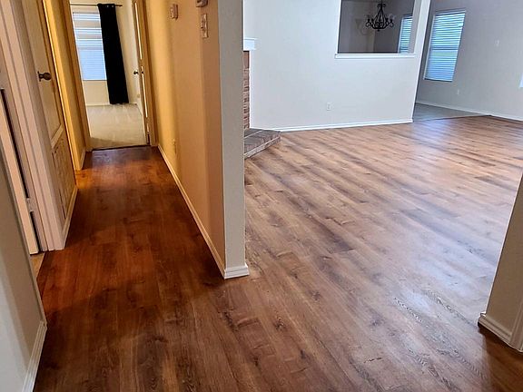 4th image of 1029 Mosaic Dr