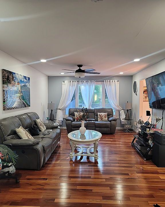 1st image of 2540 Upper Way