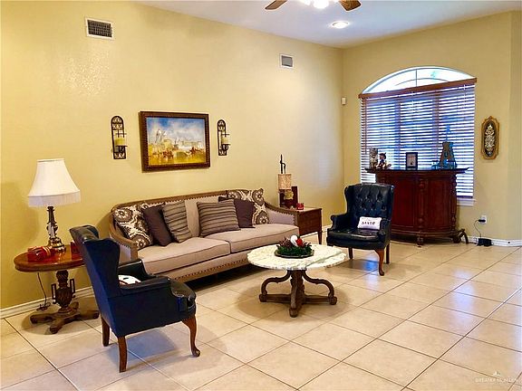 3rd image of 4721 Jasmine Cir