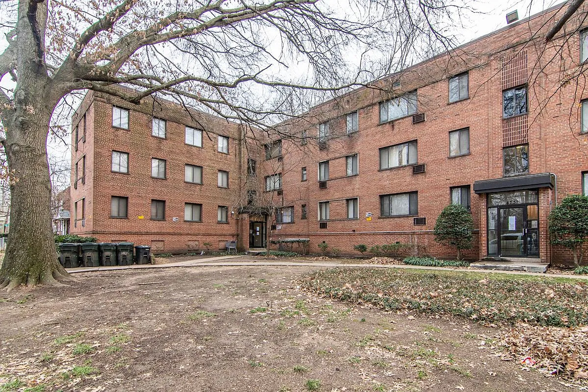 2 bed, 1.0 bath, 753 sqft, $1,600 — Photo 1