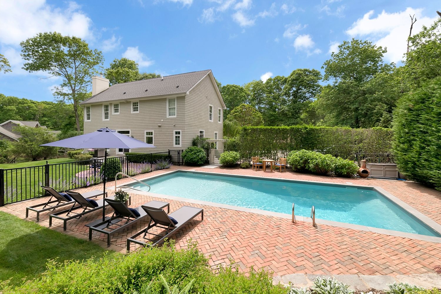 8 White Oak Ln, Southampton, NY 11968 Out East